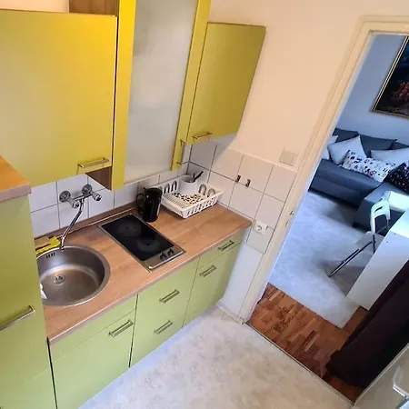 Cozy Right Next To The Castel Apartman *
